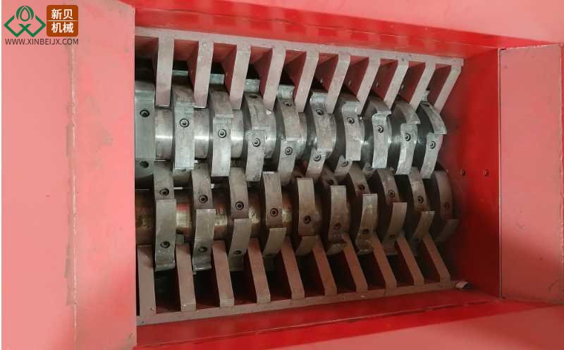 廢舊汽車(chē)破碎機