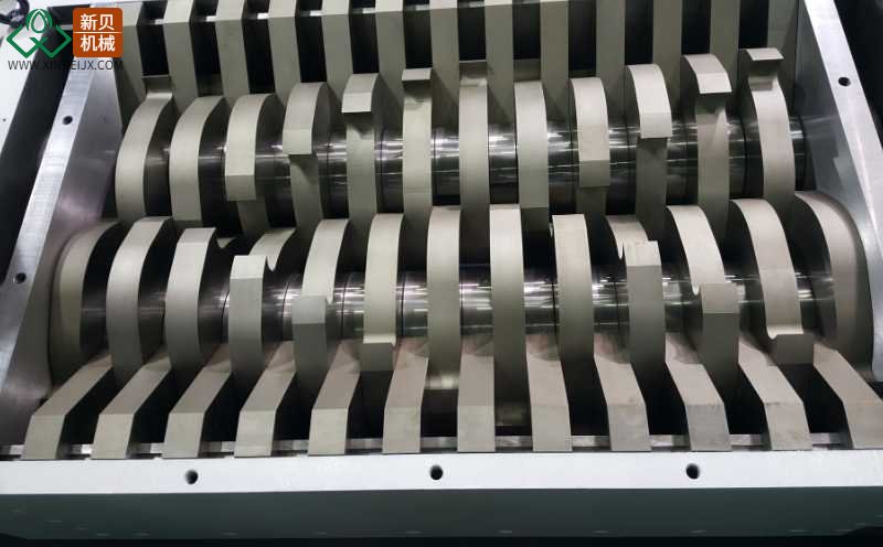 廢舊汽車(chē)破碎機