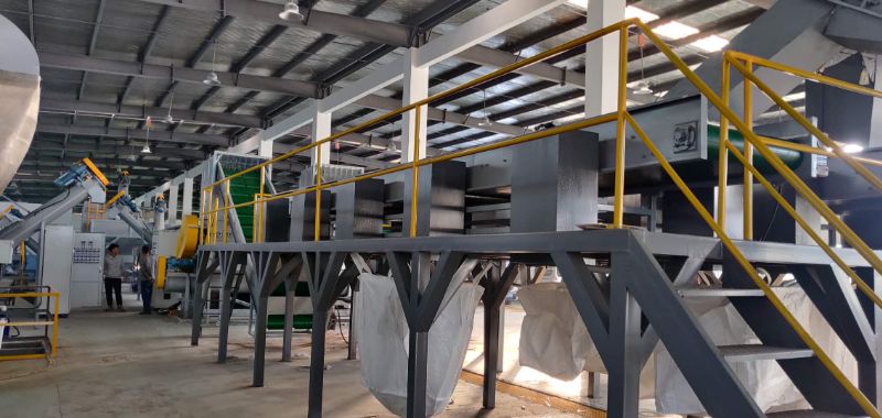 Plastic bottle crushing and washing line Plastic bottle crushing and washing line