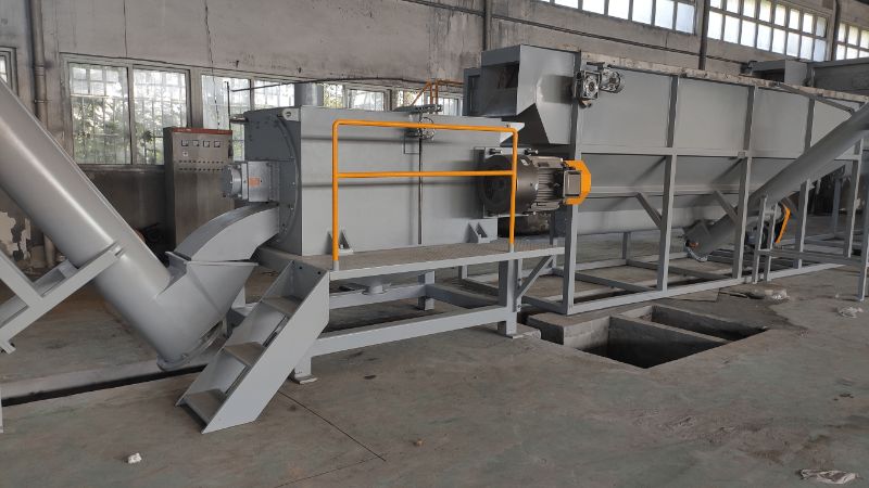 Plastic bottle crushing and washing line Plastic bottle crushing and washing line